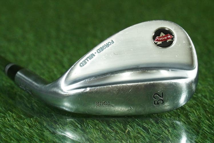 MACGREGOR V-FOIL TOUR 52 WEDGE GAP/ATTACK WEDGE DYNAMIC GOLD S300 STIFF RH