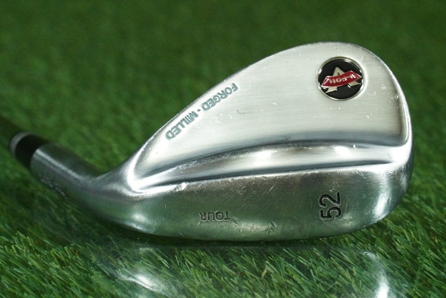 MACGREGOR V-FOIL TOUR 52 WEDGE GAP/ATTACK WEDGE DYNAMIC GOLD S300 STIFF RH