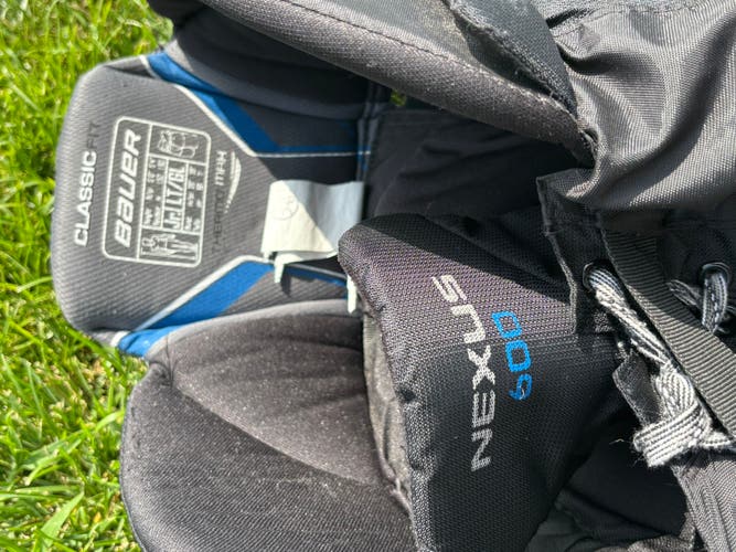 Junior Large Bauer Hockey Pants (Used)