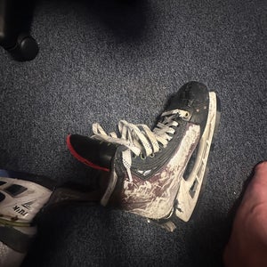Bauer Hockey Skates 8.5 (Used) hyperlite 1