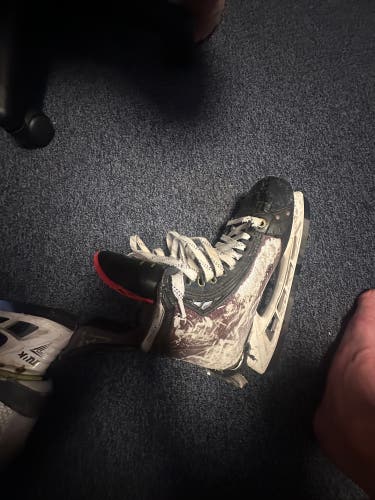 Bauer Hockey Skates 8.5 (Used) hyperlite 1
