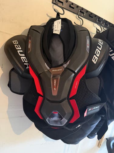 Men's Large Senior Bauer Vapor 3X Pro Shoulder Pads (New)