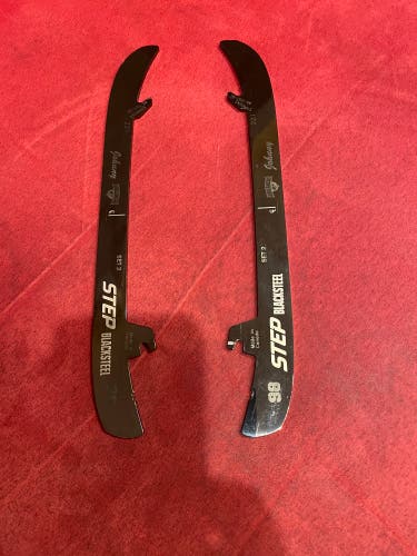 CCM Step Black Steel 221 mm (Used)