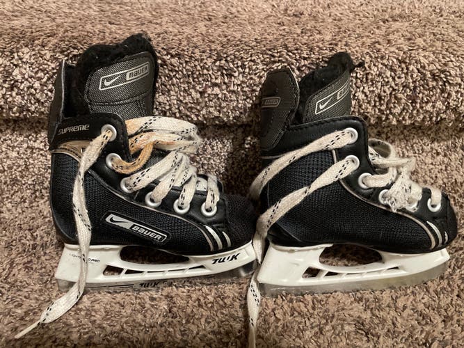 Bauer Hockey Skates 7 (Used)