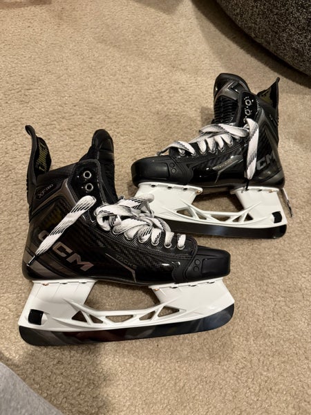 New CCM Tacks XF Pro Hockey Skates Regular Width Size 9.5