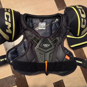 Large Youth CCM Tacks ASV Shoulder Pads (Used)