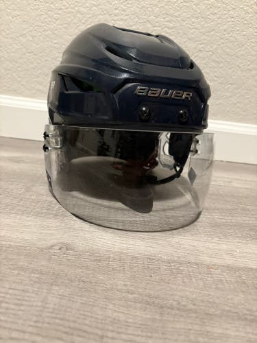 Medium/Large Bauer Hyperlite Helmet (Used)
