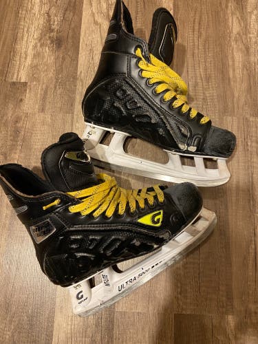 Graf Ultra G35 Hockey Skates 8 (Used)