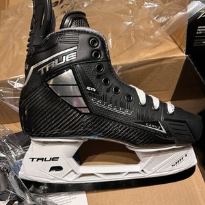 2024 True Catalyst 9X4 Hockey Skates Wide Width 7 (New)