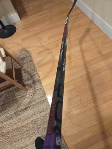 Senior Bauer Vapor X5 Pro Right Handed Hockey Stick P88