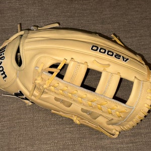 2024 Wilson A2000 RH Outfield Baseball Glove 12.75" (New)