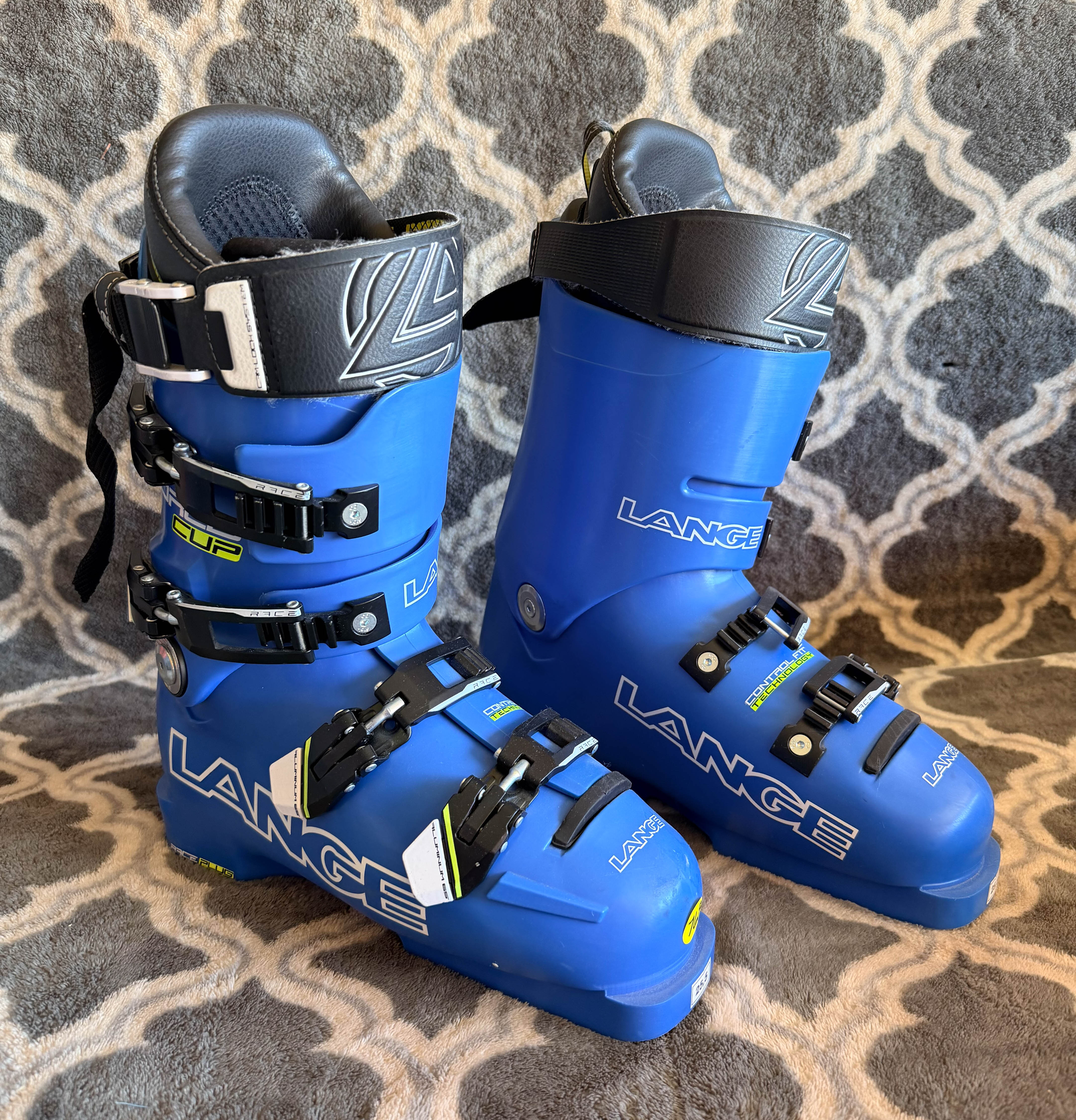 NEW - Lange RS 110 SC Ski Boots 25.5 | SidelineSwap | Buy and Sell
