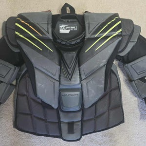 Large Bauer Hyperlite Goalie Chest Protector (Used)