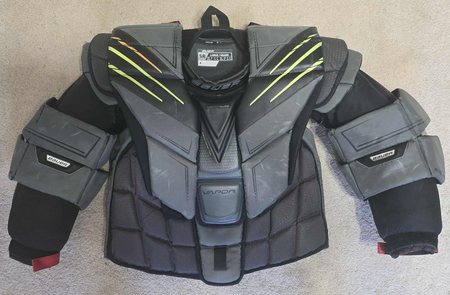 Large Bauer Hyperlite Goalie Chest Protector (Used)
