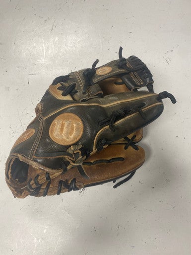 Used Wilson A2000 BB/SB Glove RH Throw Black 11 1/2" 11793-S000257337
