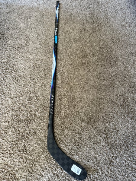 Senior  Vapor FlyLite Left Hand Hockey Stick P28 70 Flex  (New)