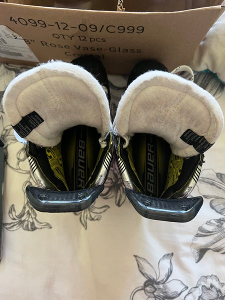 2024 Bauer Supreme M5 Pro Hockey Skates Regular Width Size 3.5 (Used)