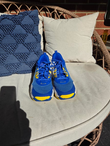 Men's Size M 10.0 (W 11.0) Under Armour Shoes (Used)