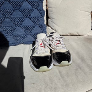Size M 10.0 (W 11.0) Jordan Shoes (Used)