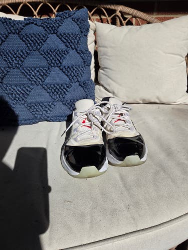 Size M 10.0 (W 11.0) Jordan Shoes (Used)