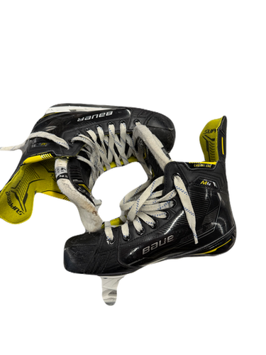 Used Bauer M4 Junior Hockey Skate Junior 04.5 11769-S000029434