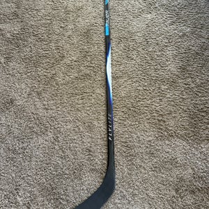 Senior Bauer Vapor FlyLite Right Handed Hockey Stick P92 77 Flex (New)
