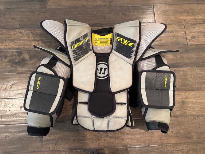 Medium Warrior RX3E+ Goalie Chest Protector (Used)