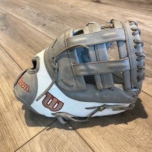 Wilson A2000 RH First Base Softball/fastpitch Glove 12.5" (Used)