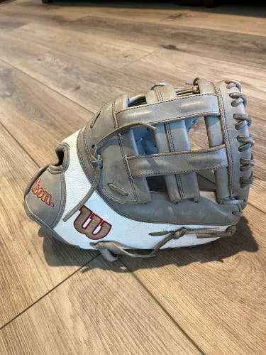 Wilson A2000 RH First Base Softball/fastpitch Glove 12.5" (Used)