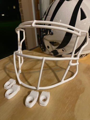 Riddell SpeedFlex Whiteout Facemask & Clips (ARCH MANNING)