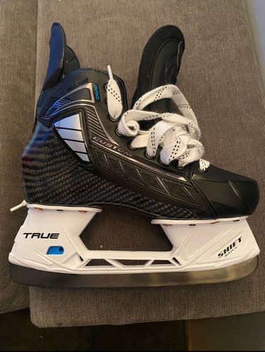 True SVH Pro Hockey Skates Pro Stock 7 (Used)