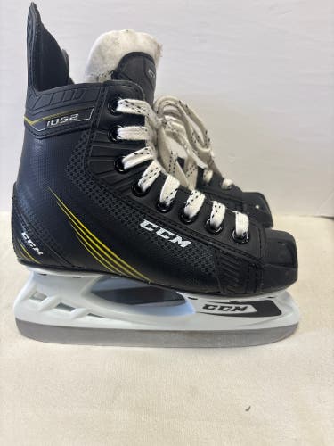 CCM Tacks 1052 Hockey Skates Regular Width 13 (Used)