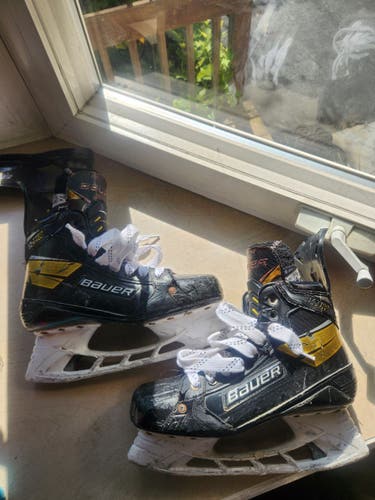 2021 Bauer Supreme UltraSonic Hockey Skates Narrow Width Pro Stock 7.5 (Used)