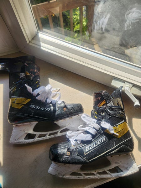 2021 Bauer Supreme UltraSonic Hockey Skates Narrow Width Pro Stock 7.5 (Used)