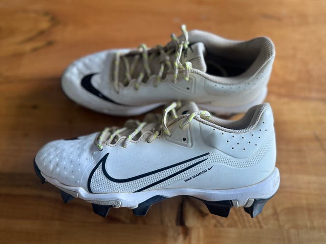 White Women's Size M 6.5 (W 7.5) Nike Hyperdiamond 4 Pro Molded Cleats (Used)