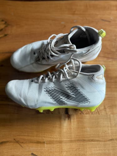 White Men's Size M 7.0 (W 8.0) Adult New Balance Rush High Top Molded Cleats (Used)