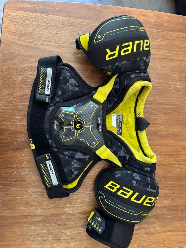 Small Youth Bauer Supreme Mach Shoulder Pads (Used)