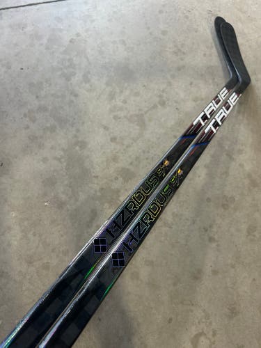 2 PACK 85 Flex P92M Project X Smoke Senior True Left Hand Pro Stock (New) NHL Brady Tkachuk