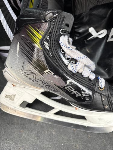 2023 Bauer Vapor Hyperlite 2 Hockey Skates 6 (Used)