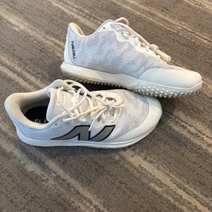 New Balance Low Top Turf Cleats (like New) Men's Size M 8.0