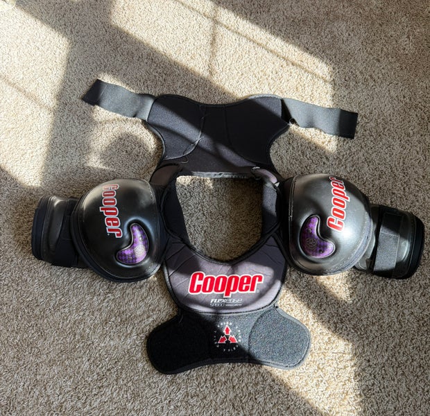 Cooper SP800 Hockey Shoulder Pads