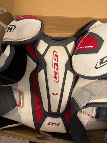 Men's Large Senior CCM Vector Shoulder Pads (Used)