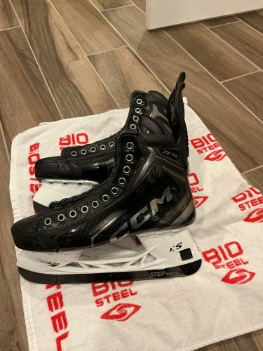 CCM Hockey Skates Regular Width 9.5 (Used)