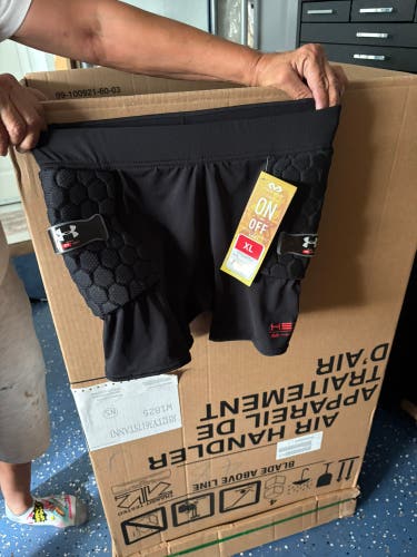 Under Armour (New) women’s extra large sliding shorts