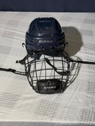 Medium Bauer Re-Akt 150 Helmet (Used)