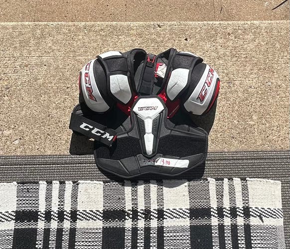 Small Senior CCM JetSpeed FT4 Pro Shoulder Pads (Used)