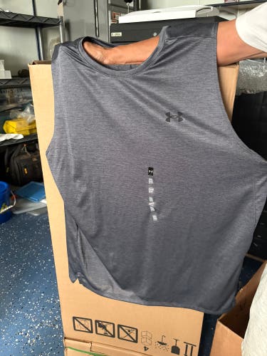Gray XXL Men's Under Armour Shirt (New)
