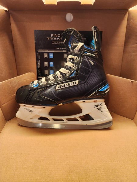 Bauer Nexus 8000 Hockey Skates Regular Width Size 4.5 (New)