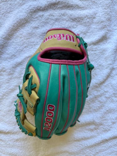 2025 Wilson A2000 1786 RH Infield Baseball Glove 11.5" (New)