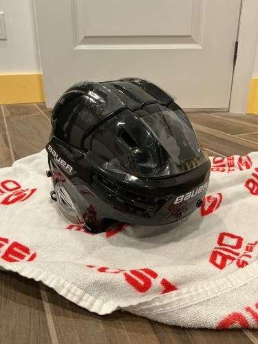 !NEW! Bauer Re-Akt 70 Helmet size Small